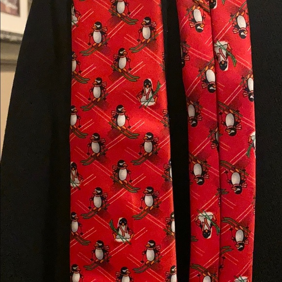 Little Boys Christmas Tie Winter Penguins Red - Picture 3 of 3